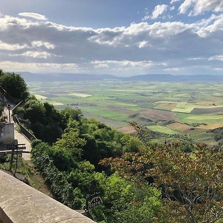 Casa Vacanze Dimora Monfalcone モンテスカリオーゾ エクステリア 写真