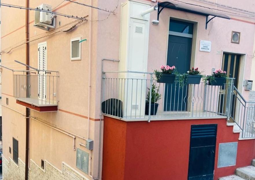 Casa Vacanze Dimora Monfalcone モンテスカリオーゾ エクステリア 写真