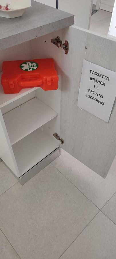 Casa Vacanze Dimora Monfalcone モンテスカリオーゾ エクステリア 写真